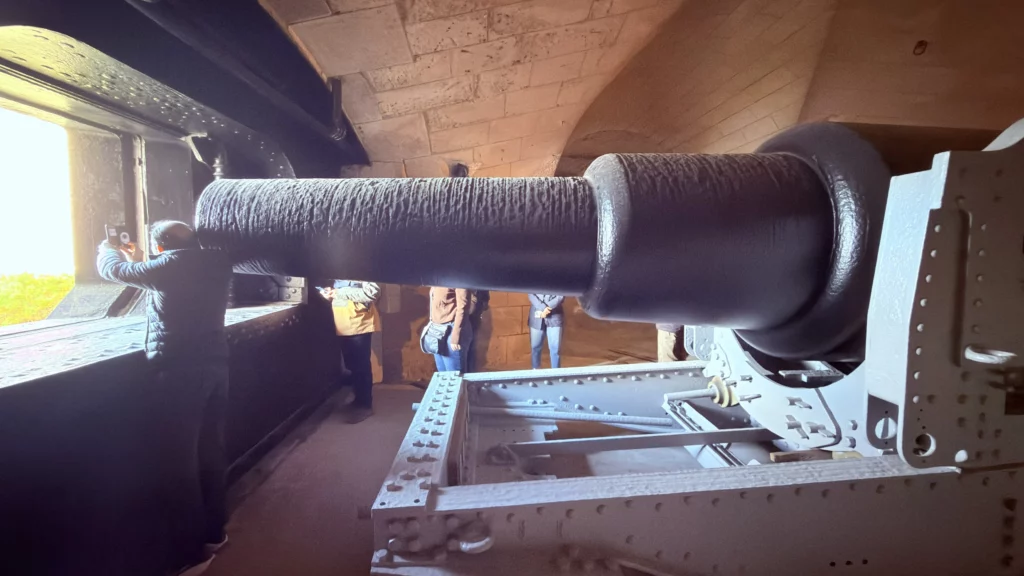 38‑ton rifled muzzle‑loading (RML) gun